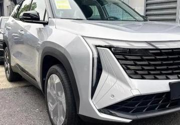 Обновлённый кроссовер Geely Atlas 2024 показали внутри и снаружи. Скоро старт продаж