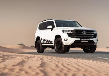 Представлен особый Land Cruiser 300 — Land Cruiser 10th Victory Edition с «раллийным дизайном»