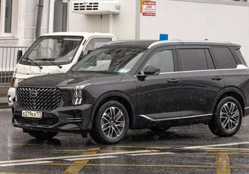 Федеральная служба охраны закупила большие кроссоверы GAC GS8. Недавно один такой автомобиль в России загорелся прямо на ходу