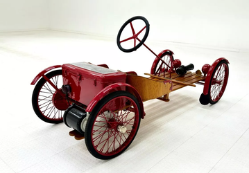 Электромобиль 100-летней давности Auto Red Bug в идеальном состоянии выставили на продажу
