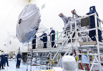 NASA завершает подготовку Europa Clipper к исследованию Европы: на космический аппарат установлена мощная антенна