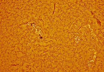Зонд Solar Orbiter проливает свет на загадку медленного солнечного ветра