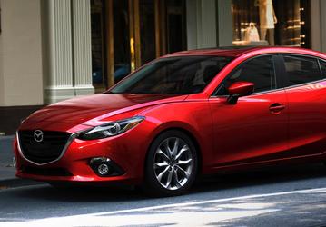 В Россию привезли Mazda 3 из Китая: 2,0-литровый мотор и 6-ступенчатый «автомат» за 3,15 млн рублей