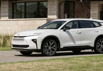 Представлен Toyota Crown Signia 2024. Объявлена цена
