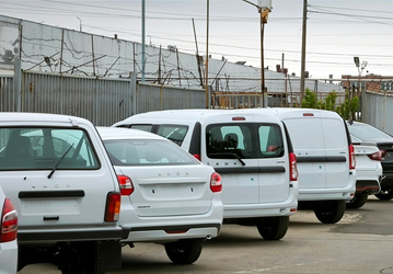 К дилерам приехали Lada Largus 2024. Цены будут расти по мере появления новых комплектаций