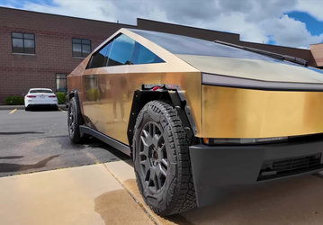 После самого «ржавого» Tesla Cybertruck появился внедорожник, покрытый 24-каратным золотом