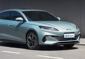 Гибриды BYD с запасом хода 2100 км и расходом 2,9 л/100 км стали хитом в Китае. По неофициальным данным, за две недели собрано более 80 тыс. предзаказов
