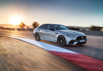 В России начали продавать новейший Mercedes-AMG C 63 SE Performance