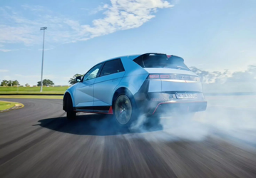 Новые BMW M без ДВС получат имитацию переключения передач и звуковые эффекты