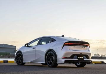 Представлен новый Toyota Prius от Tom's Racing: ещё больше «спорта», недорого