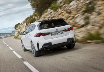Представлена линейка BMW 1-Series 2025: теперь без МКПП и буквы «i» в названии