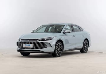 Новейший седан BYD Qin L с запасом хода 2100 км уже можно заказать в России. Он дешевле, чем Toyota Camry