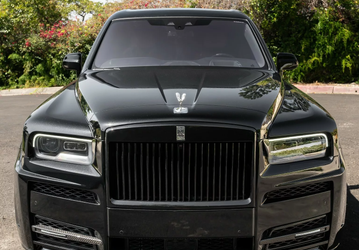Представлен новый Rolls-Royce Cullinan Black Badge с деталями из углеродного волокна