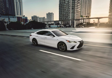 Старший брат Toyota Camry. Представлен Lexus ES 2025