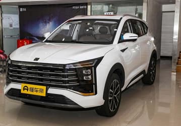 Крупный 7-местный кроссовер JAC Sehol X8 Plus, который превратится в «Москвич 8», уже можно заказать в России. Цена вопроса — всего 2,18 млн рублей