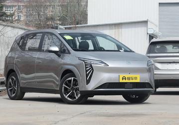«Китайский Largus» приехал в Россию. За 204-сильный GAC Aion Y дилер просит всего 2,5 млн рублей