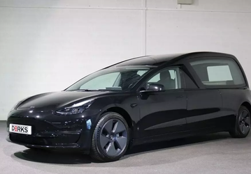Катафалки Tesla дешевеют в России