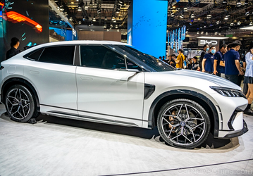 Зарядка со скоростью самого современного смартфона: новые машины BYD будут заряжаться за 10 минут