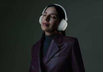 Яндекс запустил продажи собственных флагманских наушников Commo Immersive 