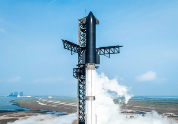 SpaceX запускает гигантскую ракету Starship