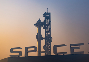 Как в голливудском блокбастере: SpaceX успешно запустила гигантскую ракету Starship и, не без труда, но вернула обе ступени на Землю