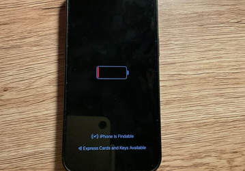iPhone 15 научили показывать время даже после разряда