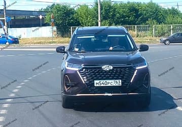 Таким будет полноприводный российский кроссовер XCITE X-Cross 8? Машину засняли на территории АвтоВАЗа