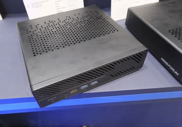 Миниатюрная рабочая станция c 8-ядерным Ryzen 7 8700G, поддержкой дискретных видеокарт, 4 SSD и 96 ГБ ОЗУ. Представлен Minisforum MS-A1