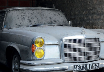 Очень редкий Mercedes-Benz 280 SE из 1971 года с 230-сильным двигателем. Машину, простоявшую в гараже 15 лет, продали на аукционе всего за 33 844 евро