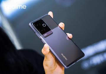 Сверхъяркий экран, IP65, Snapdragon 8 Gen 3, 5800 мА•ч, 120 Вт и 4 года обновлений — за 385 долларов. Realme GT6 поступил в продажу в Китае