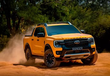 В Россию приехал американский пикап Ford Ranger 2024 с полным приводом и 10-ступенчатым «Автоматом». Он ненамного дороже «китайцев»
