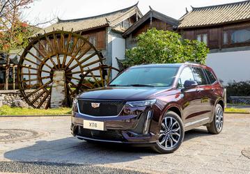 Премиум-«американец» вновь появился в России. Дилер привез новый Cadillac XT6, и он стоит как Land Cruiser 300