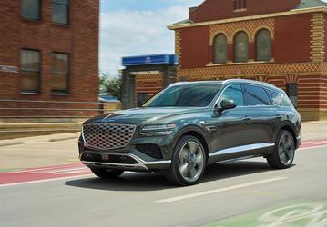 380-сильный внедорожный полноприводный премиум-Hyundai добрался до России. Дилер привез рестайлинговый Genesis GV80