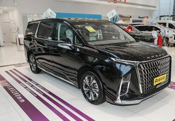 Заменитель Mercedes-Benz V-Class и Toyota Alphard для России. Дилер привез «живые» минивэны Maxus G90: много места, 234 л.с. и 8-ступенчатый «автомат» за 5,5 млн рублей