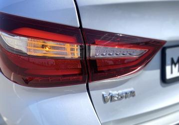 Владельцам Lada Vesta с неисправными датчиками тормоза будут дарить подарки