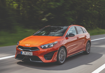 Новые Kia Ceed привезли в Россию: от 2,5 млн рублей
