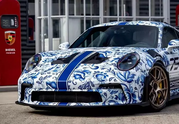 Представлен Porsche с росписью в стиле Гжель