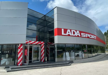 Вместо Porsche — спортивные «Лады». В Тольятти открылся первый дилерский центр Lada Sport