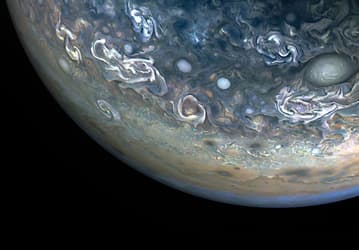 Космический аппарат «Юнона» совершил 61-й пролёт Юпитера, запечатлев поразительные детали северного полушария газового гиганта
