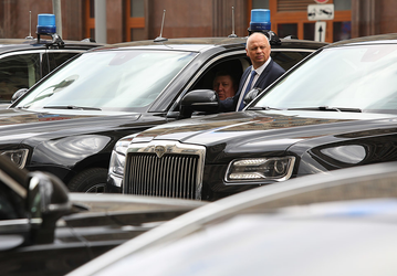 Лидируют ГАЗ, УАЗ и АвтоВАЗ. Госзакупки отечественных автомобилей выросли в разы