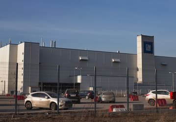 Выпуск автомобилей на бывшем заводе GM в Санкт-Петербурге возобновят в 2026 году