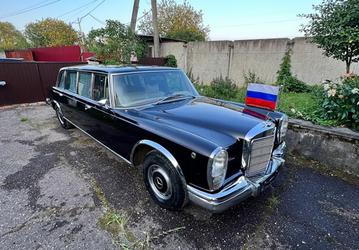В Москве продают Mercedes-Benz 600 Pullman, возивший британскую королеву и губернатора Алтайского края