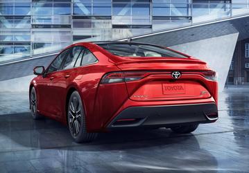 Владельцы Toyota Mirai заявили, что машина практически непригодна для повседневной езды. На Toyota подают в суд