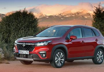 В Россию приехал Suzuki S-Cross 2024 с «автоматом» и полным приводом