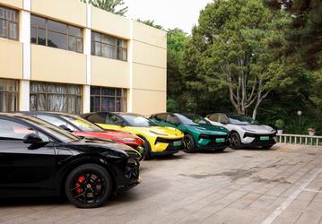 Lotus не собирается вступать в ценовые войны: компания уверена, что её машины и так купят