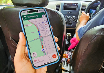 Больше не эксклюзив для Android: в Google Maps для iPhone появились спидометр и ограничения скорости