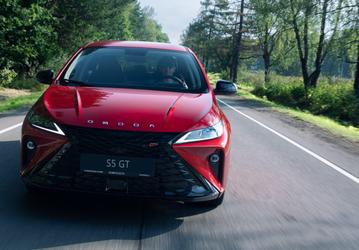 В России резко подешевел седан Omoda S5 GT: версия 2024 года выпуска оказалась на 410 тыс. рублей доступнее варианта 2023 года выпуска