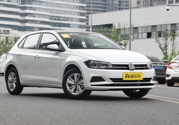 Вместо популярного седана Volkswagen Polo. Дилер привез в Россию Volkswagen Polo Plus — 113 л.с. и 6-ступенчатый «автомат» за 2,49 млн рублей