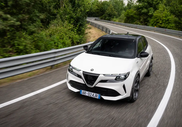 Представлен Alfa Romeo Junior Veloce. Объявлена цена