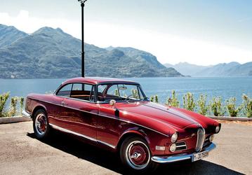 В России выставили на продажу BMW 503 арабского принца